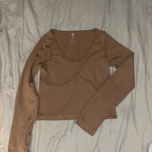 Aura Long Sleeve Scoop-Neck Fitted Crop Top in Brown